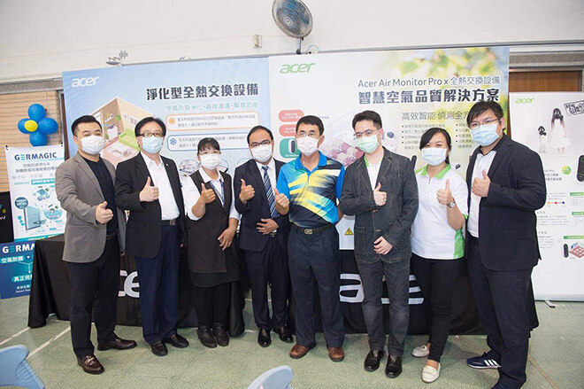 雷科鄭再興董事長贊助嘉義市國小。