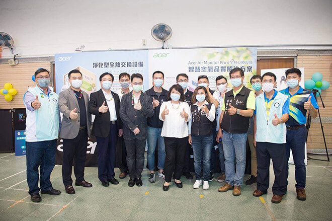 雷科鄭再興董事長贊助嘉義市國小。