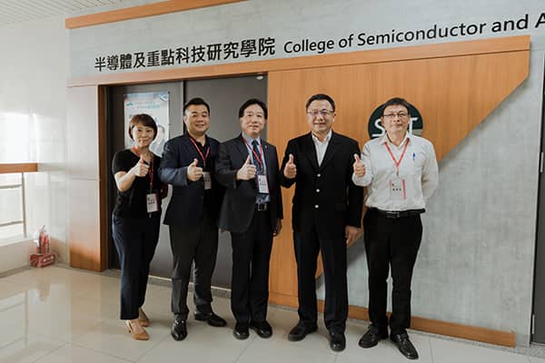 雷科董事長獲邀至中山大學半導體學院向師生分享創業歷程。