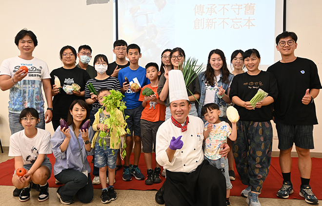 雷科化身鹽埕擺渡人 攜手共創「2024 鹽夏不夜埕」。