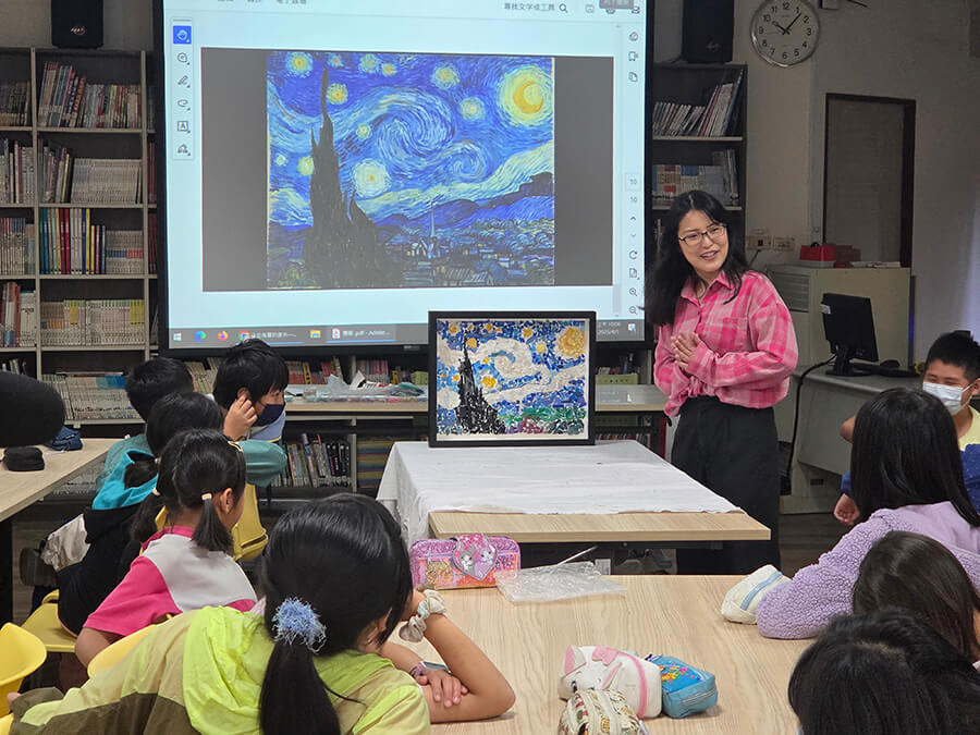 永續種子萌芽！獅甲國小學童攜手創作海廢藝術《星夜》。