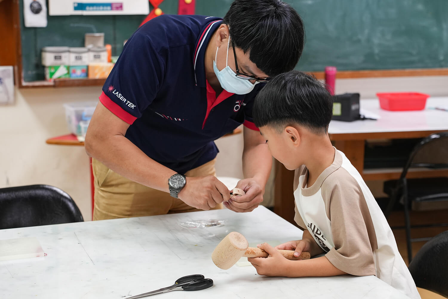 雷科三七 高美藝遊。