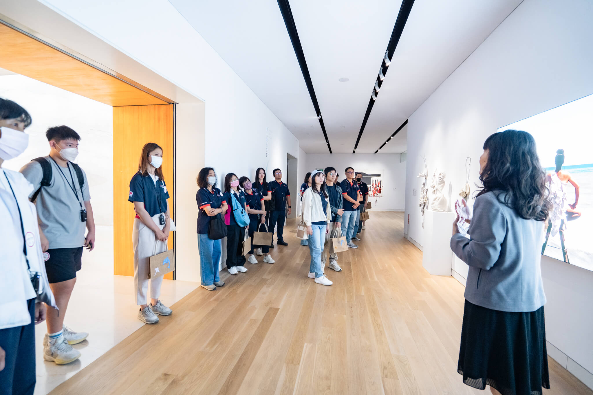 雷科三七 高美藝遊。