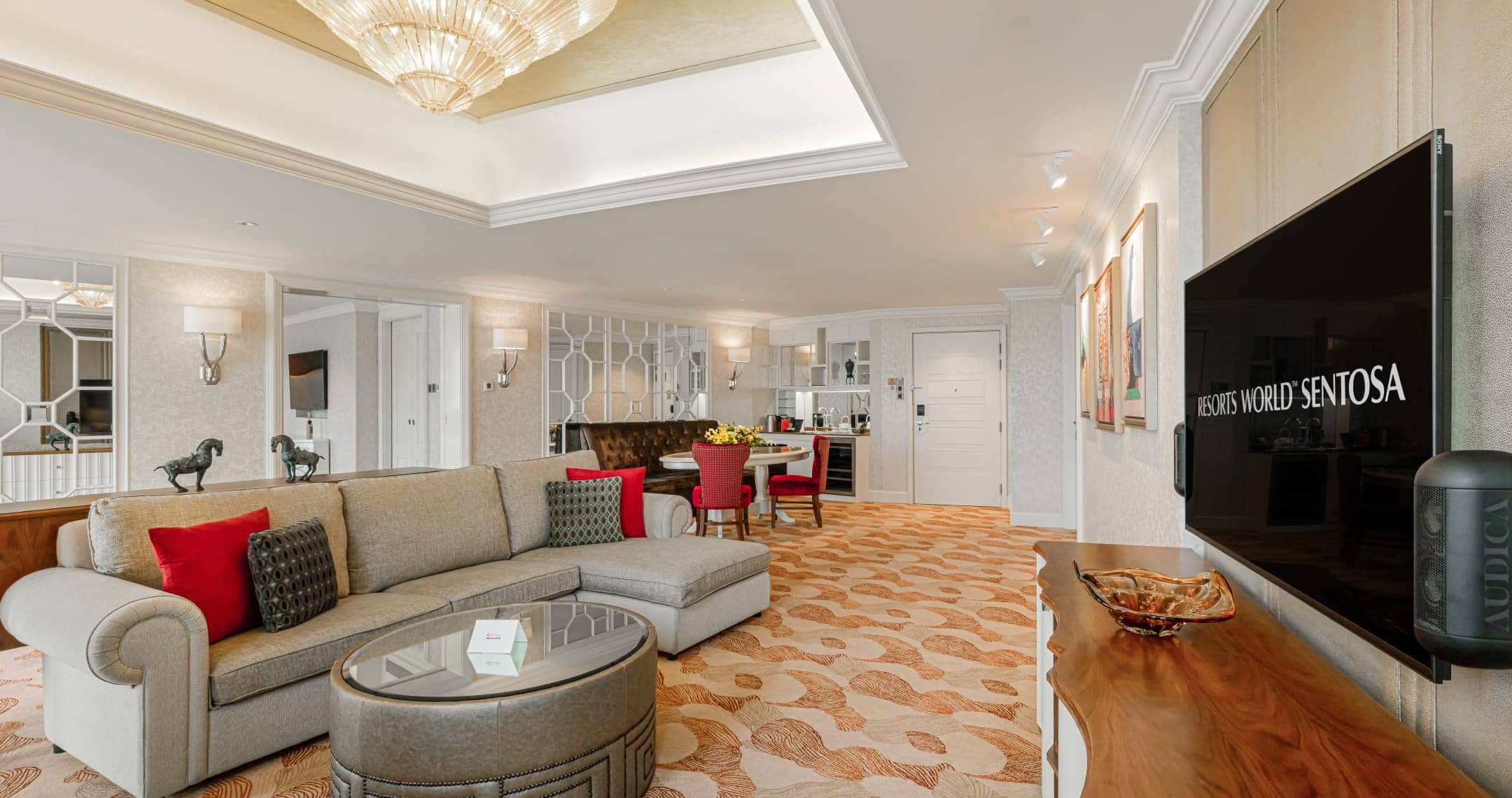 Hotels-CT-Premium-Suite-2160x1140